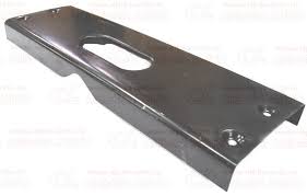 Бампер передний центральный